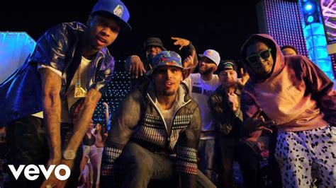 Pilih satu link dari 15 daftar dibawah untuk streaming video klip mp4 di metro musik, detail informasi dan kumpulan full album lagu terkait. MP3: Chris Brown - Loyal ft. Lil Wayne, Tyga MP3 Download