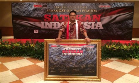 Malam Anugerah Semangat Sumpah Pemuda “satukan Indonesia” Teguh Santosa