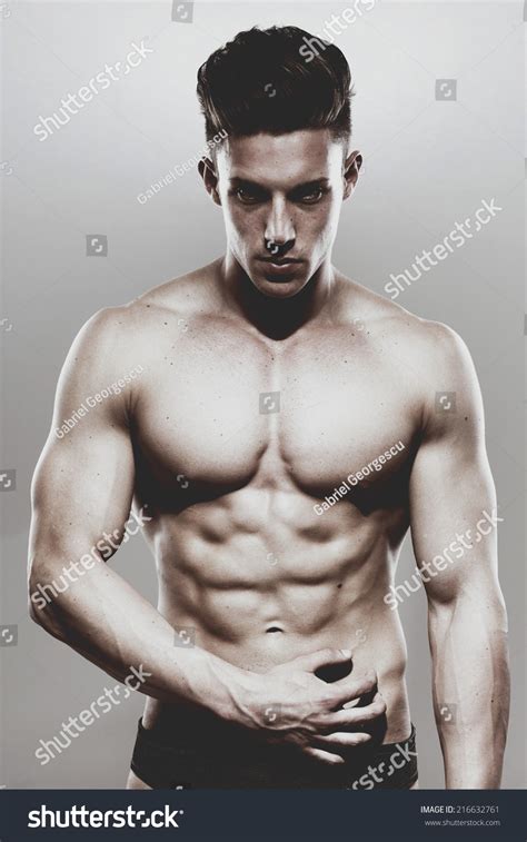 Sexy Portrait Very Muscular Shirtless Male库存照片216632761 Shutterstock