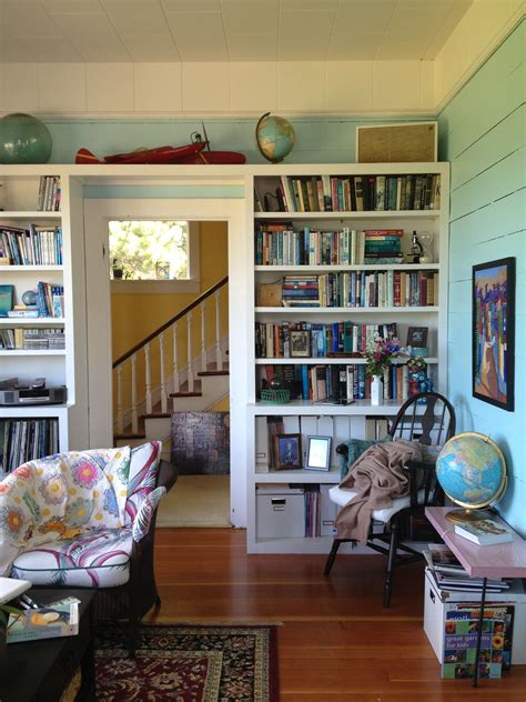 10 Living Room Bookshelf Ideas
