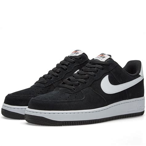 Onlarca markanın giyim ürünlerini web sitemizde bulabilirsiniz. Nike Air Force 1 (Black & White)