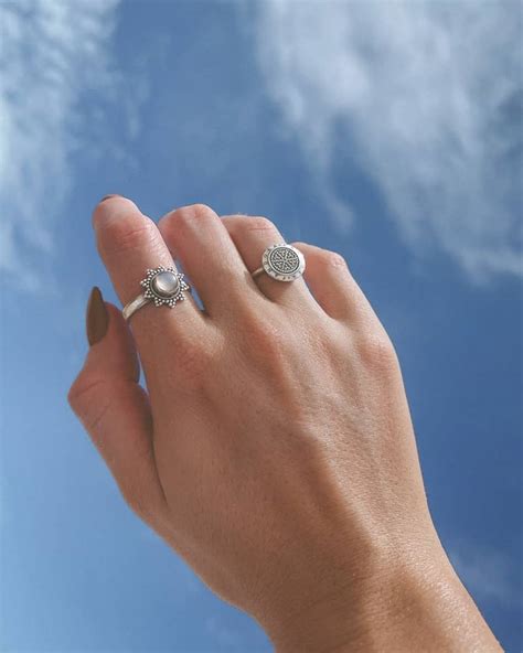 5 Spiritual Meanings Of Wearing Rings On Different Fingers