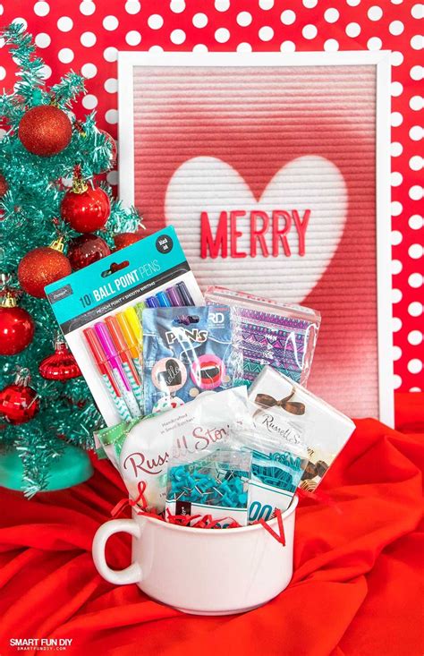 These gift ideas are a great place to start, and they're guaranteed to put a smile on her face. 6 Secret Santa Gift Ideas for Under $20 | Secret santa ...