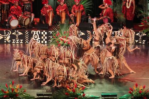 The Difference Between The Hula And Tahitian Dance
