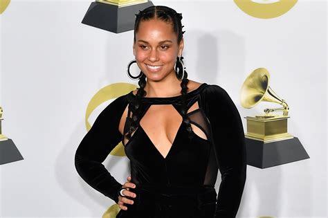 Alicia Keys Was Glowing Without Makeup At 2018 Grammy Awards Allure