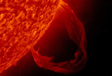 Massive X Class Solar Flare Lasting 15 Minutes Hits Earth World Tech