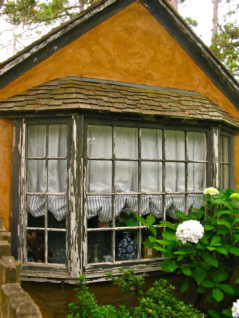 ~sunwise Turn Cottage Beautiful Bay Window~ Love The Weathered Wood