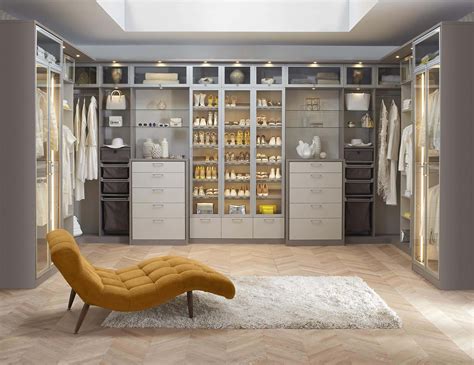 Simple Ideas And Tips To Liven Up Your Walk In Closet Design