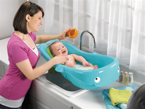 The size of the bath tub you need is dependent on the size of the baby. Top 12 Best Bath tub for 6 Month Old in 2021 - Bee Healthy