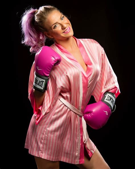 Pin By Creyzy5 On Box Women Boxing Boxing Girl Girl