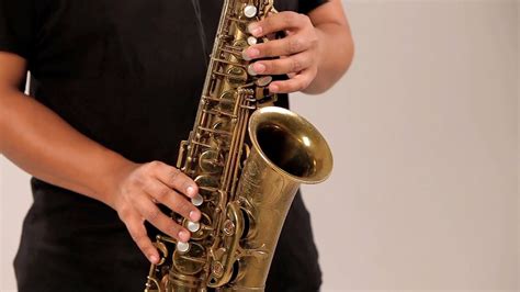 Violin online is a free website that will teach you how to play the instrument through a comprehensive library of written pieces. How to Play Alternate Sax Fingerings | Saxophone Lessons ...