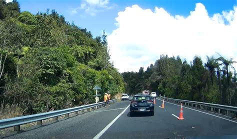 Cracks Keep Kopu Hikuai Highway Closed Coromandels Cfm