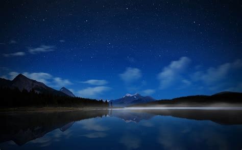 Starry Sky Lakeside Scenery Hd Wallpapers Wallpapers View