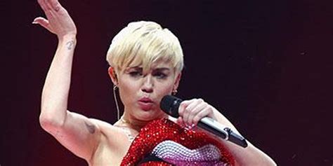 Dominican Republic Bans Miley Cyrus For Promoting Lesbian Sex