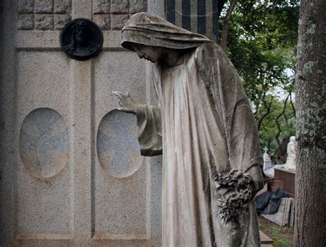 무료 이미지 건축물 기념물 동상 묘지 고딕 미술 신전 조각들 웅장한 무덤 장례 기념 돌기둥 돌 조각