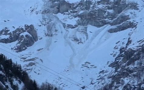 Italy Avalanche Three Skiers Killed And Five Others Injured After