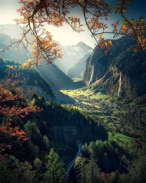 Max Rive 在 Instagram 上发布： The First Colors Of Autumn In Lauterbrunnen