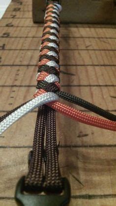 I will take you through 5 easy steps to complete this paracord dog leash. How to Tie a 4 Strand Paracord Braid With a Core and Buckle. | Paracord braids, Paracord ...