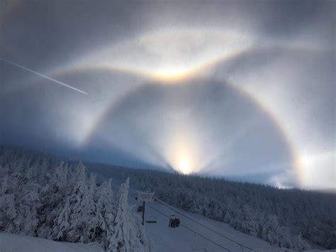 The Story Behind The Incredible Optical Phenomenon Photographed In New