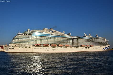 @16lucassilva comandou o meio de campo do @cruzeiro hoje! Sergio@Cruises: Sete navios de cruzeiro hoje em Pireus, Grécia