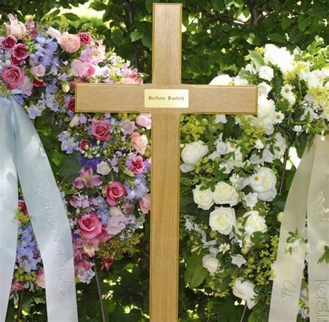 Sie starb im alter von 76 jahren am wochenende nach kurzer schwerer krankheit. Beerdigung: Filmprominenz trauert um Barbara Rudnik - WELT