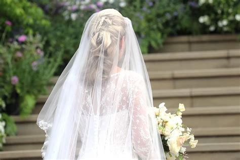 Lady Gabriella Windsors Royal Wedding Dress From Every Angle Foto 6