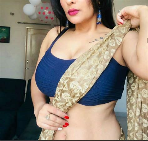 never seen this much sexy in saree scrolller