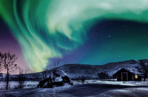 When to see the northern lights in Swedish Lapland
