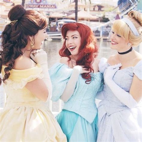 20 Pics Of Disney Princesses Being Besties In Real Life Disneyland