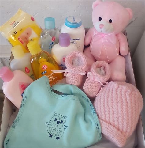 What is the best gift for newborn baby. New Born Baby Gift Box - Ilam Florist