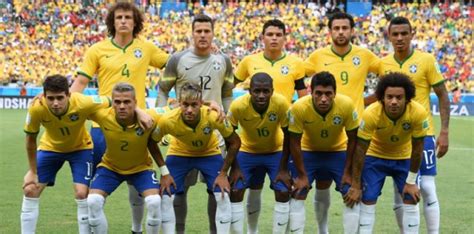 ： maillot ， saison de football: Mondial : le Brésil a-t-il plus de chances de gagner à domicile ? - Sciences et Avenir