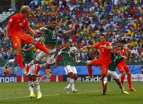Fifa World Cup 2014 Highlights Netherlands Progress To Quarter Finals Following Controversial