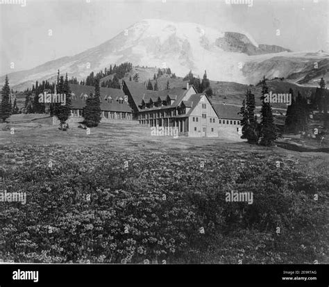Mt Rainier Lodge Longmire Stock Photo Alamy