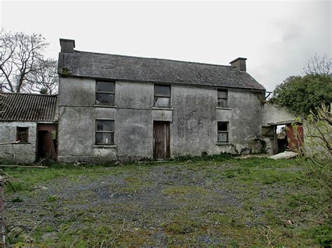 Old Building © Kevin Higgins Geograph Ireland