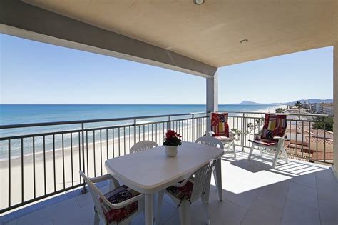 Primera linea playa apartment features views of the sea, and is situated 0.4 km from poblado edad del bornce. Apartamento en primera linea de playa (Provincia de Valencia, España) - ACTUALIZADO 2020 ...