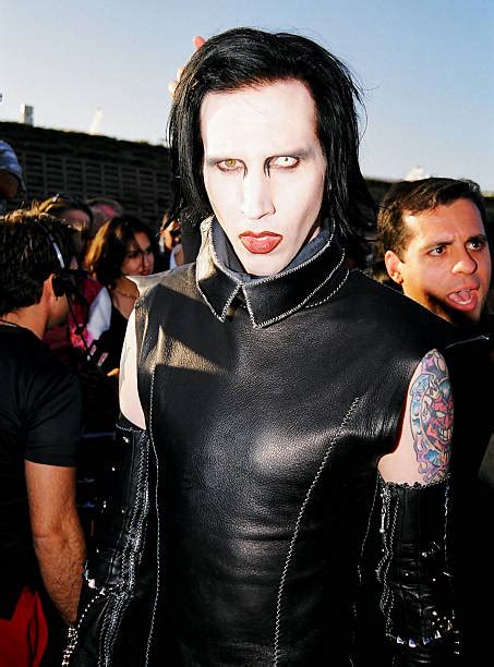 Marilyn manson is an american rock band formed by namesake lead singer marilyn manson and guitarist daisy berkowitz in fort lauderdale, florida, in 1989. 1999 MTV Movie Awards | Mtv movie awards, Marilyn manson, Mtv