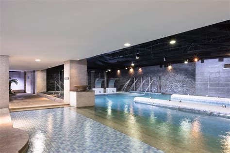 Indoor pools & Spa