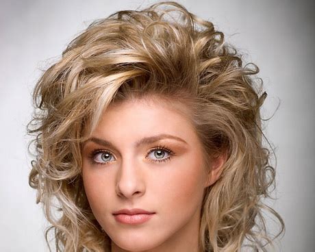 Browse our long wavy hair styles pictures, search our wavy hairstyles, long , wavy hairstyles, style gallery, find 1000s of hairstyles with quick and easy navigation. Medium length layered curly hairstyles