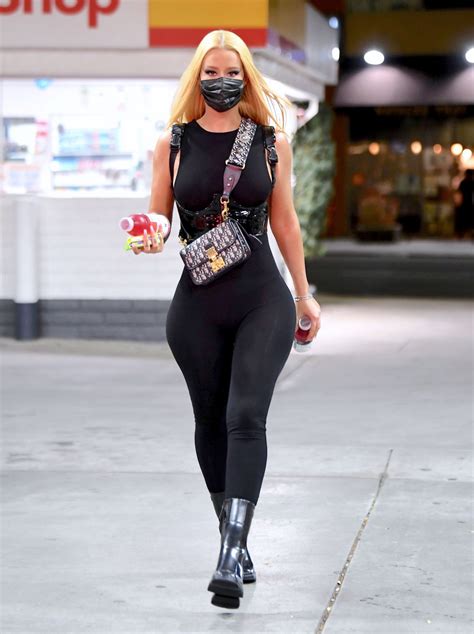Iggy Azalea At A Gas Station In Beverly Hills 02042021 In 2021 Iggy