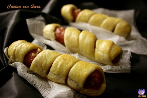 Mummie con wurstel per halloween. ricetta wurstel mummia /CUCINA CON SARA