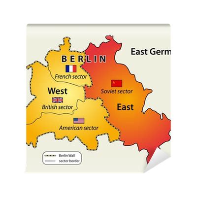 Avrebbe potuto sentire parlare della germania dell'est e della germania occidentale, ma solo attraverso i libri di storia come le due parti della germania • la germania orientale ha rinunciato al suo passato nazista mentre la germania ovest ha spostato la responsabilità del suo passato nazista. Fotobehang Kaart van Berlijnse muur (1961 - 1989) in de ...