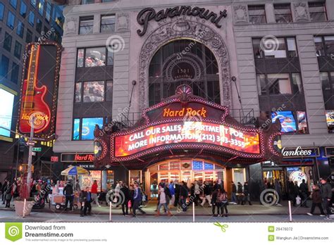 Nyc.com guide to new york movie theaters and current movie showtimes. Den Paramount Theatren, Tider Kvadrerar, Manhattan, NYC ...