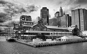 Pier 17 Nyc Nyc Always Seems To Look Fabulous In Black And Flickr