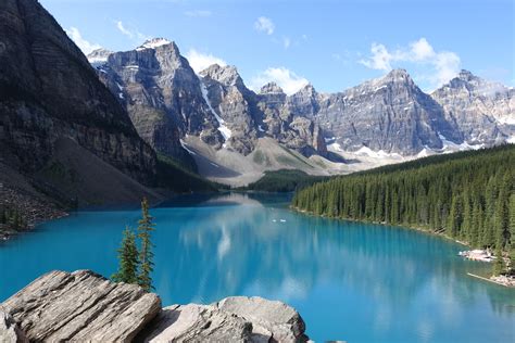 Online Jigsaw Puzzle Moraine Lake Alberta Canada