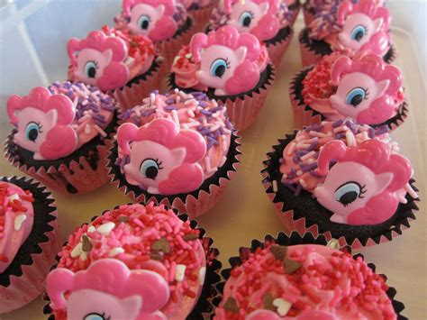 Pin By Rana Eagan On Cupcakes Pinkie Pie Cupcakes Cake