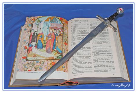 La Biblia Y La Espada Ángel Barrientos Flickr