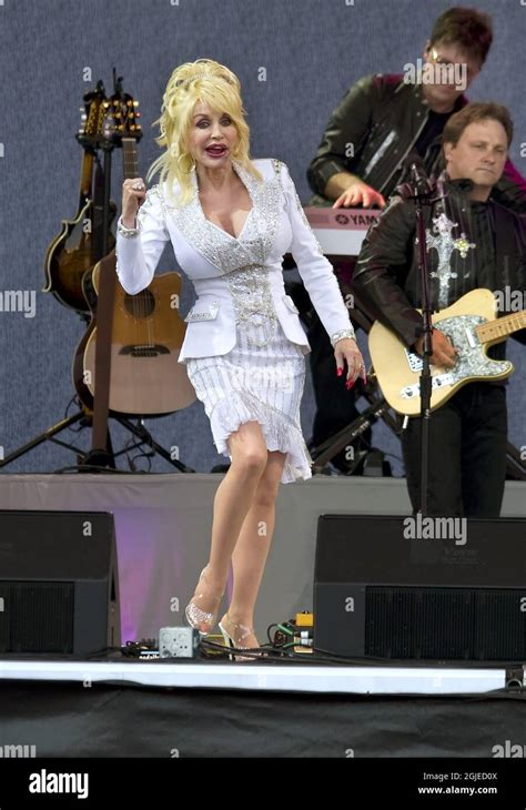 U S Singer Dolly Parton Performed At Stockholm Olympic Stadium In Sweden Stock Photo Alamy