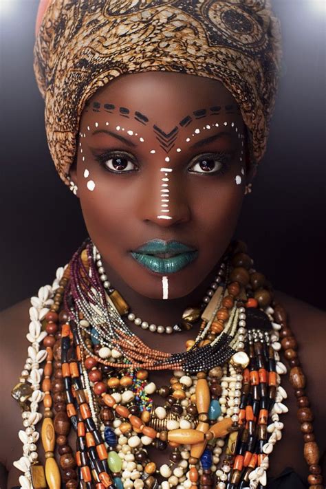 Rokhaya Ethnique Portrait Maquiagem Tribal Africano Maquiagem