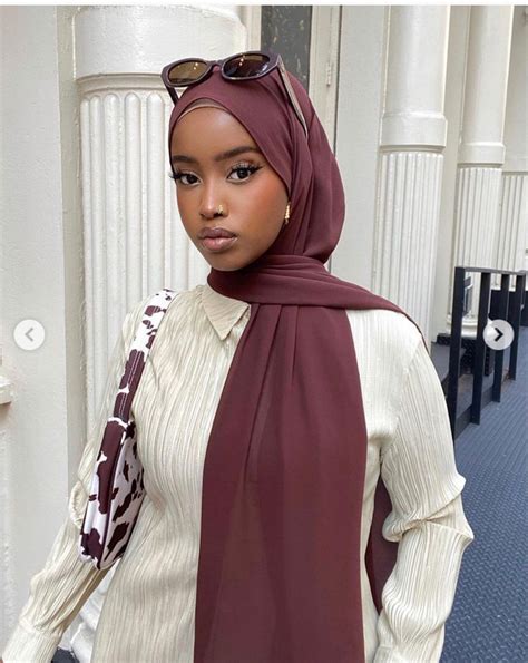 pin by serene on hijabi outfit ideas black hijabi girl hijabi fashion casual hijabi fashion