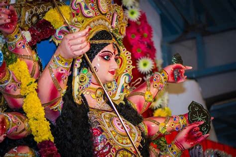 Durga Puja 2018 Bengal Decks Up To Bask In Pujo Fervour